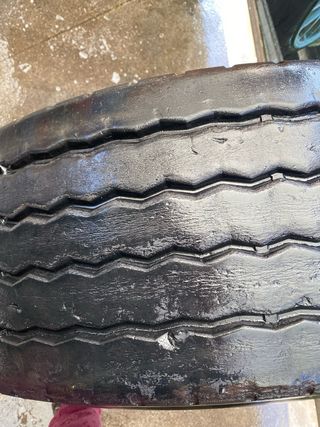 Rueda de camión usada