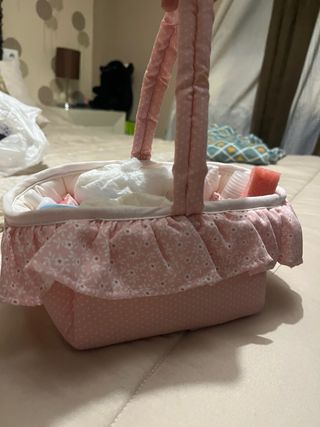 Cesta de muñeca con accesorios