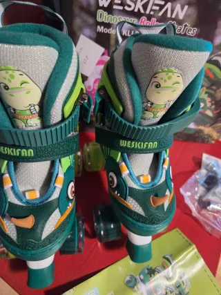 Patines dinosaurio NUEVOS Weskifan (30-33) + Luces