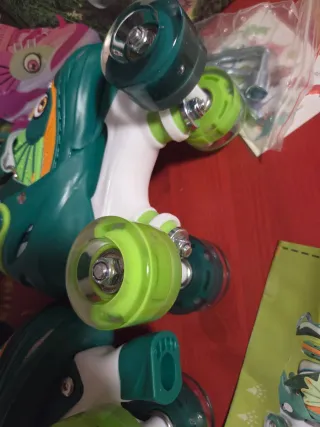 Patines dinosaurio NUEVOS Weskifan (30-33) + Luces