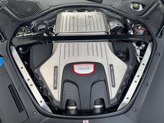 Porsche Panamera Turbo 404 kW (550 CV)