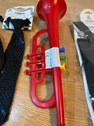 Complementos Carnaval: Sombrero, Corbata, Trompeta