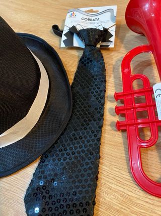 Complementos Carnaval: Sombrero, Corbata, Trompeta