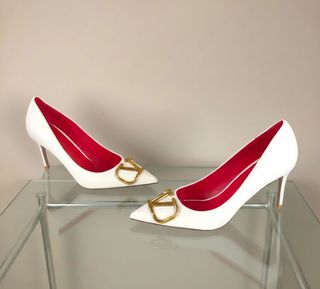 Tacones Valentino Garavani V logo  Talla 38 Nuevos