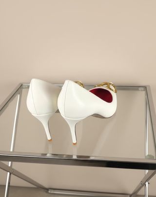 Tacones Valentino Garavani V logo  Talla 38 Nuevos