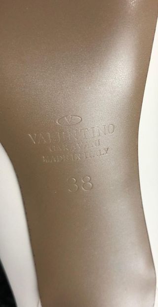 Tacones Valentino Garavani V logo  Talla 38 Nuevos