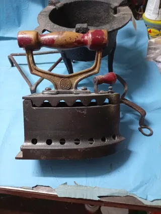 Plancha carbón y hornilla antigua