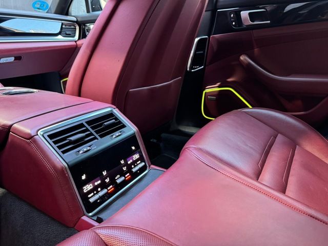 Porsche Panamera 4 E-Hybrid 340 kW (462 CV)