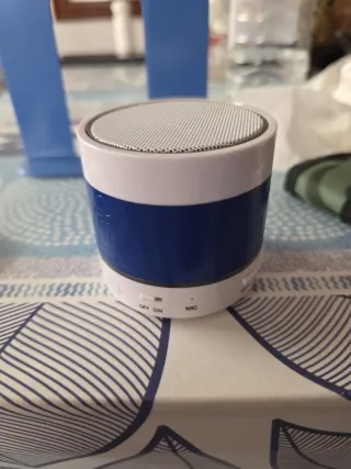 Altavoz Inalambrico Bluetooth Azul y Blanco