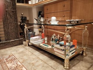 Mesa Centro Cristal y Metal Dorado