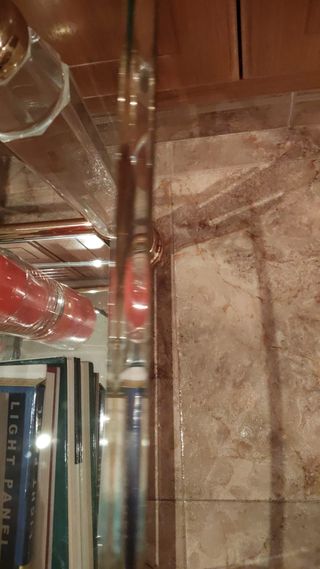 Mesa Centro Cristal y Metal Dorado