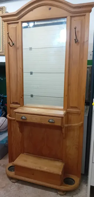 Muebles recibidor y salón madera rústica