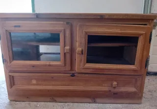 Muebles recibidor y salón madera rústica