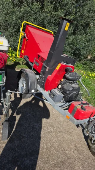 Trituradora de ramas T 130 con motor gasolina