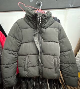 Chaqueta Only negra acolchada