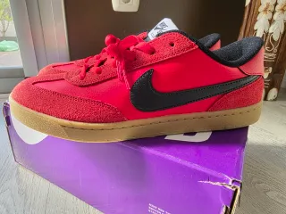 Zapatillas Nike SB Rojas y Negras