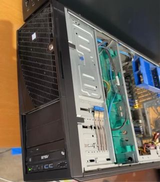 Servidor Xeon E5 + Pantalla Elo 19 2 USB