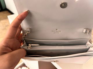 Cartera Kate Spade Blanca con Cadena plateada