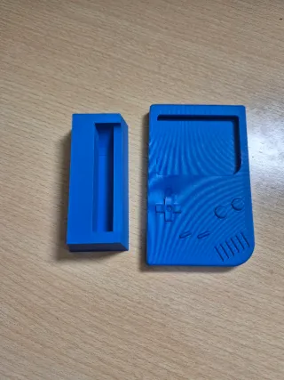 Soporte Game Boy para cartas Pokémon.