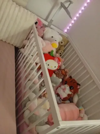 Cuna para bebé blanca, es nueva nunca se ha usado