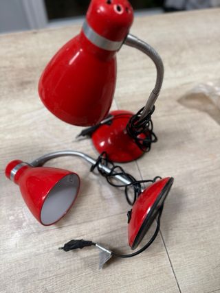 2 Lámparas de Mesa Flexo Rojas