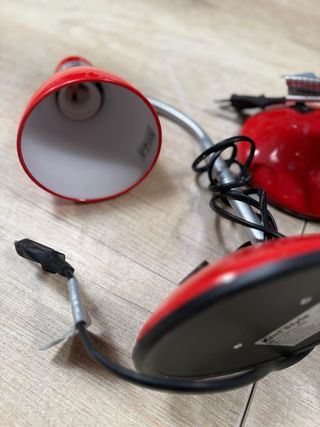 2 Lámparas de Mesa Flexo Rojas