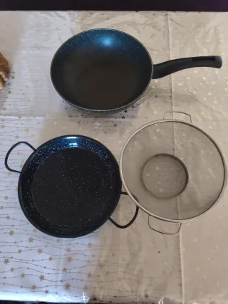 Sartén honda 30cm, paella 23cm y escurridor