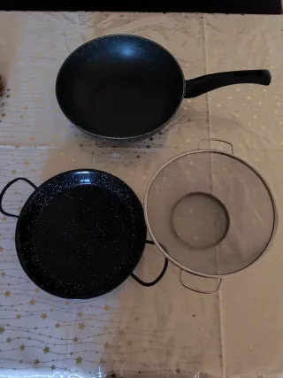 Sartén honda 30cm, paella 23cm y escurridor