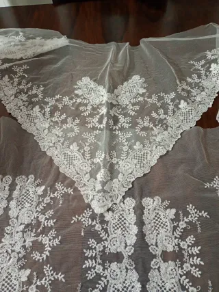 Manteletas de tul plateado