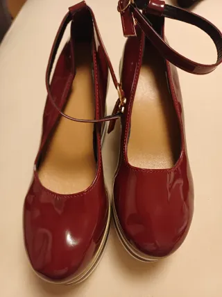 Zandalias de cuña rojas