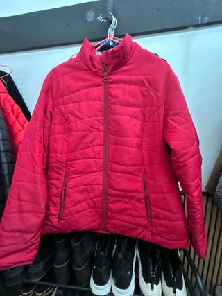 Chaqueta deportiva roja