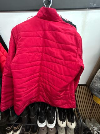 Chaqueta deportiva roja