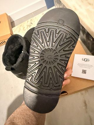 Uggs Mini Preto Tamanho 34