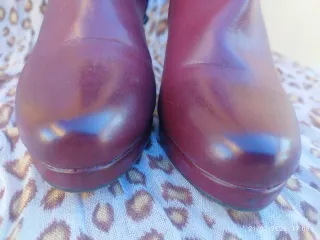 BOTAS BURDEOS de la marca Xti