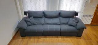 Sofá relax 4 plazas, lleva 2 motores
