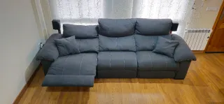 Sofá relax 4 plazas, lleva 2 motores