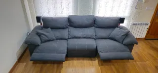 Sofá relax 4 plazas, lleva 2 motores