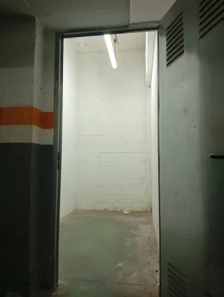 Trastero en la calle explorador Badía zona centro