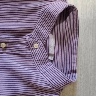 Camicia a righe lilla e bianche