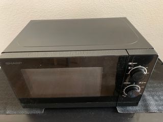 Microondas Sharp Negro con Plato