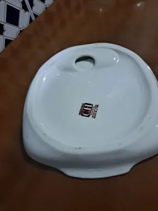 Mantequera antigua cerámica flores doradas