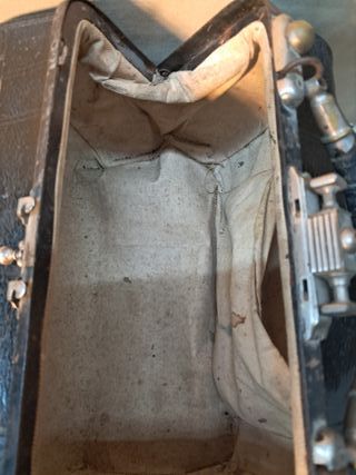 MALETIN DE MEDICO ANTIGUO