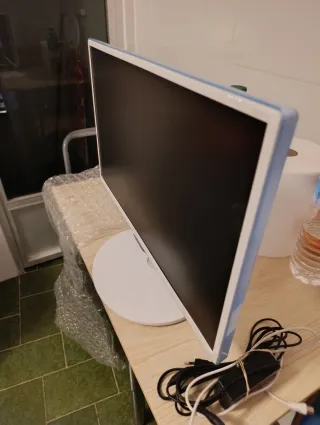 Televisor Samsung Blanco y Azul