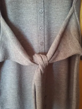 Vestido marrón con lazada