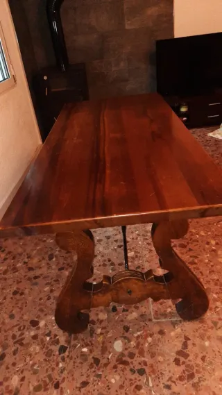 Mesa rustica Castellana