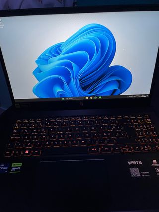 Portátil Gaming i9 32GB RTX 5050 1TB SSD