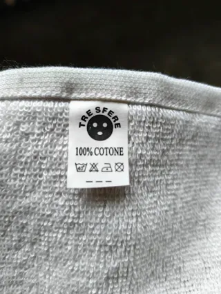 Coppia Asciugamani Ricamo 60x110 e 40x60 bianchi