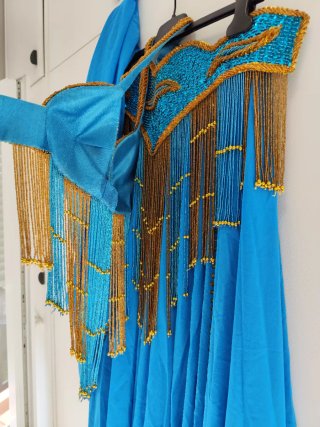 Traje Danza Vientre Azul y Dorado