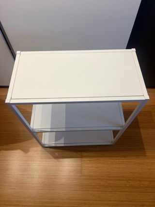 Estantería metálica blanca de dos baldas