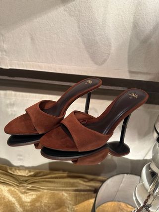 Sandalias Zara tacón serraje marrón T.39 sin estre